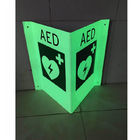 W kształcie litery V trójdrożny znak serca AED montowany na ścianie z malowaniem w nocy