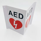 Trójkątny biały ścienny znak AED, plastikowy znak pierwszej pomocy w kształcie litery V.